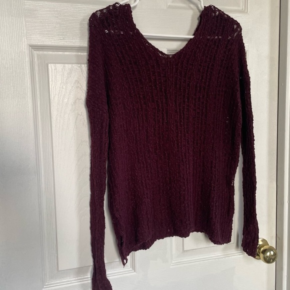 ⭐️(L) garage| burgundy v-neck knitted sweater - Picture 3 of 4